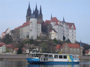 Bosel vor Burg _Foto Raden